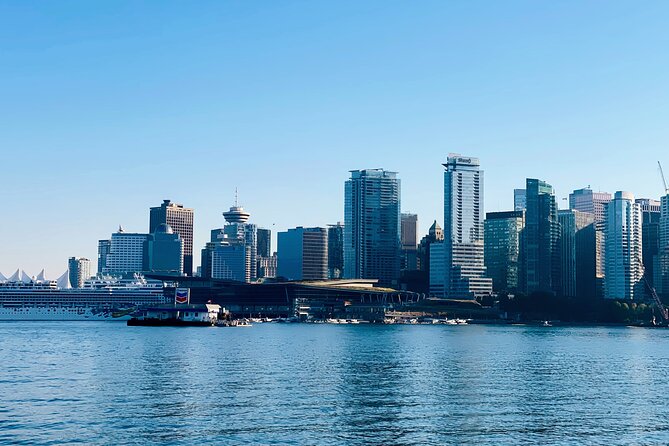 2 Unforgettable Hours in Vancouver - Seawall to Robson Street and English Bay: City Texture Beyond the Big Park