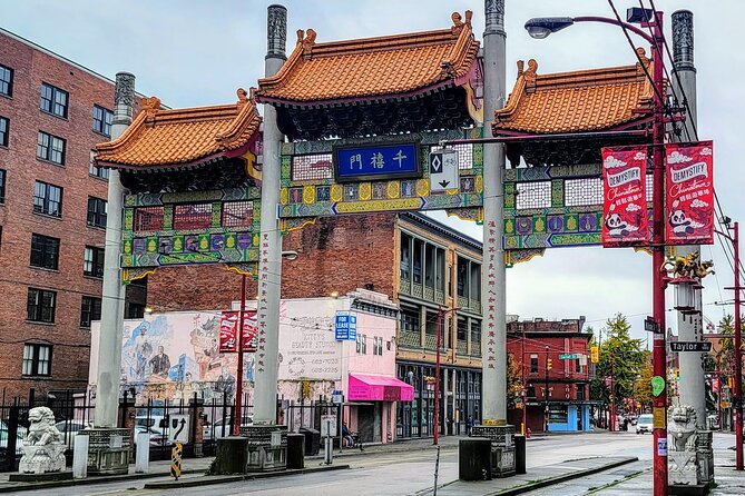 2 Unforgettable Hours in Vancouver - Gastown and the Steam Clock: Back Streets, Fire Stories, and Photo Angles