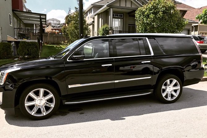 6 Hours Private tour of city of Vancouver & North Vancouver - The ride: luxury black sedan, SUV, or van up to 12
