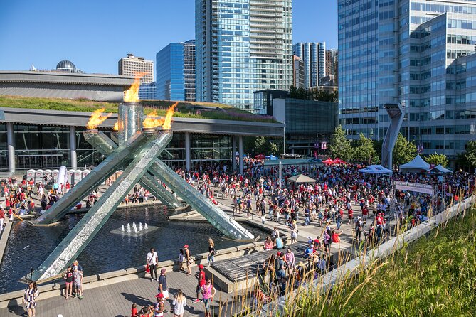 7 hours Private Vancouver Tour-from YVR Airport or Cruise Port - English Bay, A-maze-ing Laughter, and the ocean reset