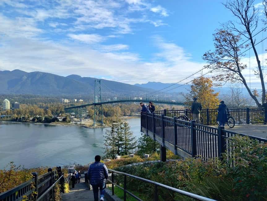 Aquarium & StanleyPark+20 Gem Spots+City/Vip Car+Small Group - Covering Stanley Park without burning your day