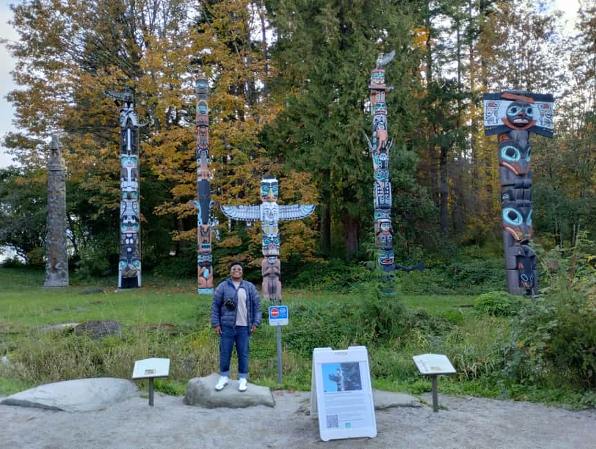 Aquarium & StanleyPark+20 Gem Spots+City/Vip Car+Small Group - The 9 O’Clock Gun and the park’s cultural landmarks