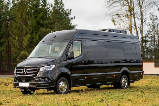 Arrival Private Transfer Vancouver YVR or Cruise Port to Vancouver by Minibus - The Minibus Ride: Comfortable, Equipped, and Built for Bags