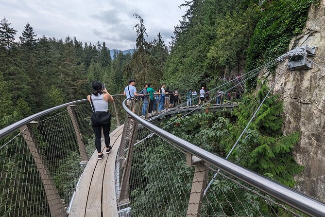 Capilano Suspension Bridge Canyon Lights & 4 Top highlights - Cleveland Dam and the Capilano water story in 15 minutes