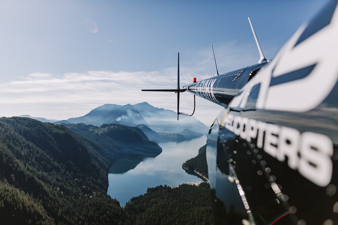 Coast Mountain Landing Helicopter Tours (Depart SKY Hangar) - Pilots and the vibe: calm flying makes the difference