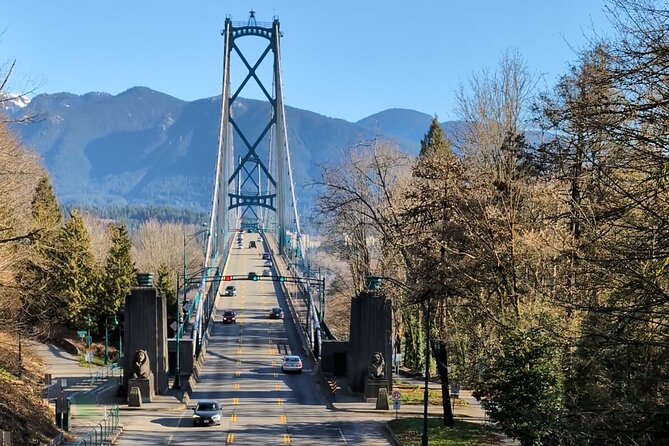 EcoEscape: Luxury & Exclusive Tour Experiences - Stanley Park without the marathon: Totem Poles and Prospect Point
