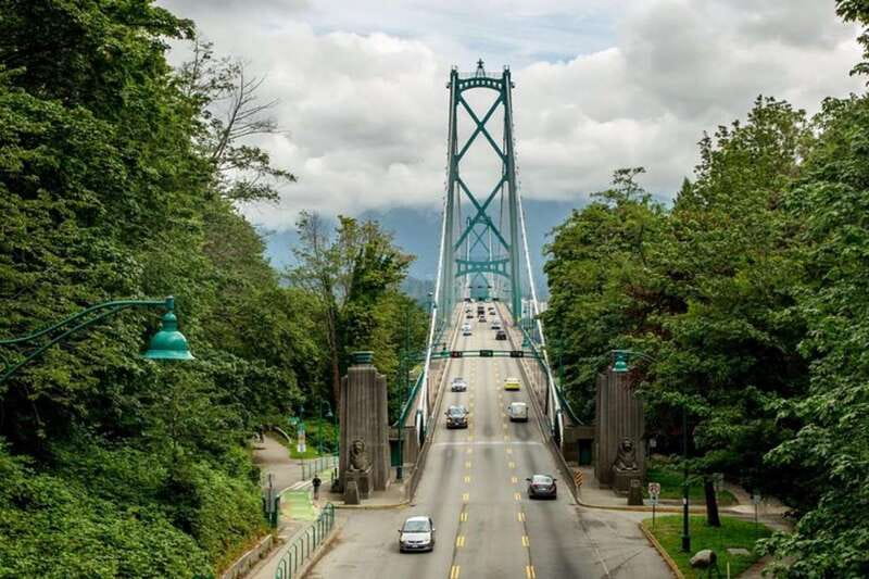 From Vancouver: Lighthouse Park & Horseshoe Bay Hiking Tour - Whytecliff Park bluffs: the short walk with big payoff
