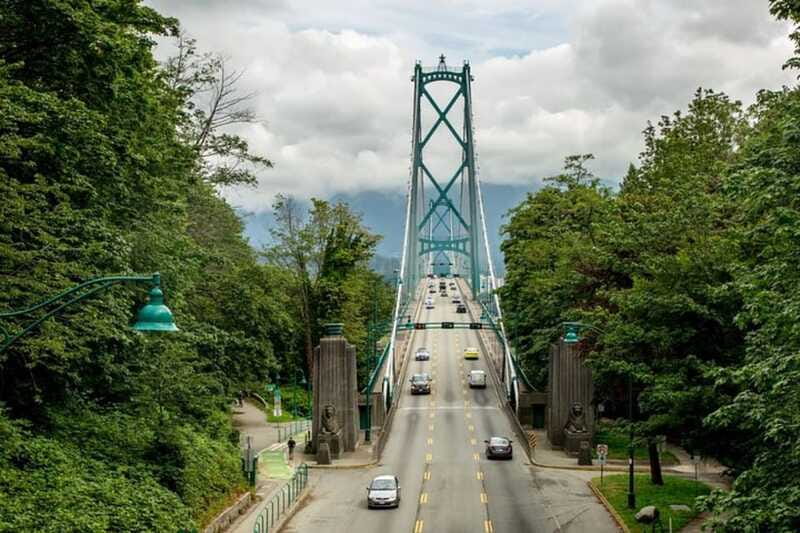 From Vancouver: Lighthouse Park & Horseshoe Bay Hiking Tour - Lighthouse Park: the short hike to coastal viewpoint glory