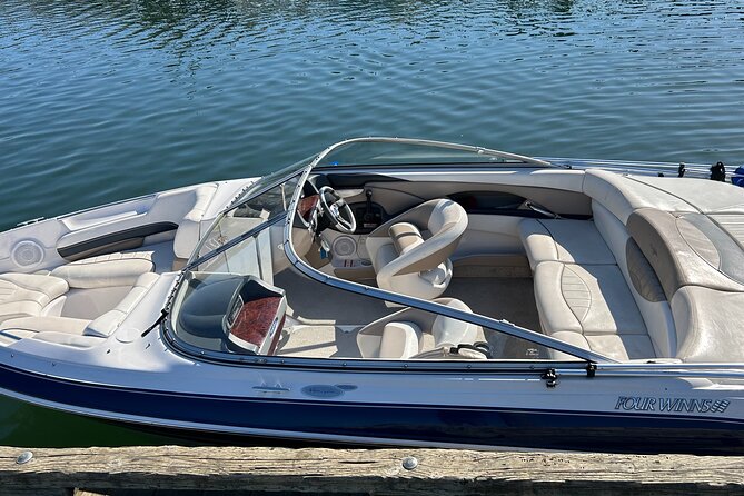 Granite and Silver Falls Private Boat Tour in Vancouver - Twin Islands: a quick stop that can turn into a wildlife moment