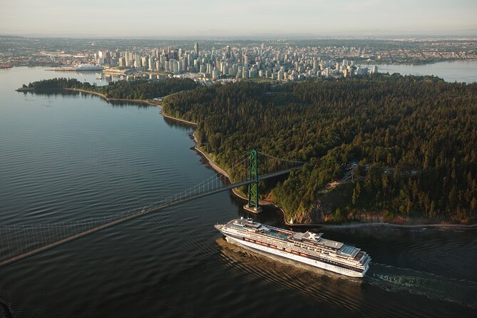 Helicopter Tour of Vancouver City (Depart SKY Hangar) - Quick highlights from the air and the ground