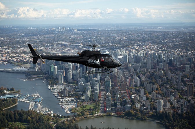 Helicopter Tour of Vancouver City (Depart SKY Hangar) - Stanley Park from the helicopter: 1001 acres in one glance
