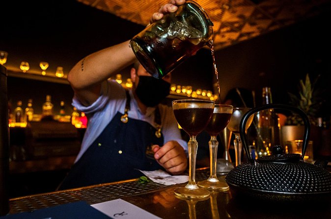 Hidden Cocktail Crawl in Chinatown - What You Actually Get (Cocktails, Snacks, and the Michelin Touch)