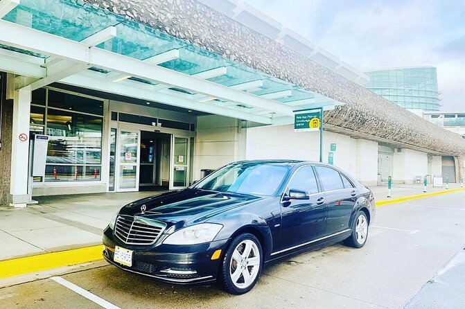 Private Airport Transfer from Vancouver Airport to Downtown Hotel - Meet-and-Greet That Works After Immigration (International Arrivals)