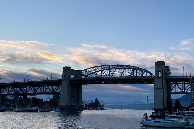 Private Guided Grand City Tour in Vancouver with your luggage - The downtown sweep: Granville Island, Chinatown, and Canada Place