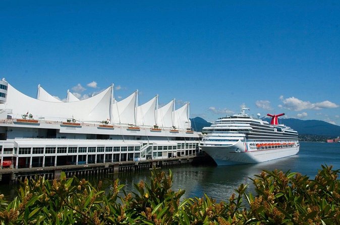 Private Transfer from Vancouver Hotel OR Port to Airport. - Arriving at YVR on time—and not wrestling bags at the curb