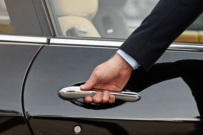 Private Transfer – To or From - Airport, Downtown, Cruise Harbour - Private Vancouver Transfer: The Real Job Is Stress Control