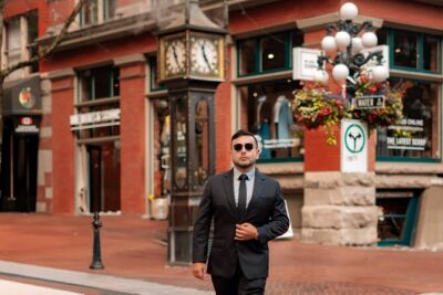 Private Vacation Photoshoot with Photographer in Vancouver - Starting at Alley-Oop on Seymour St: getting moving without logistics stress