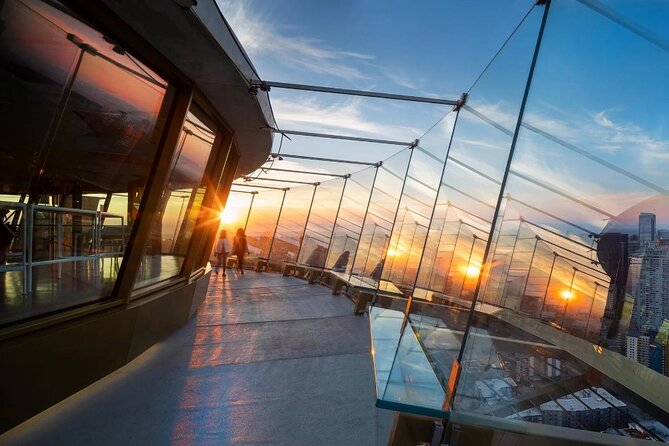 Seattle Sightseeing 2 day Tour from Vancouver (Chn&Eng) - Day 2: Amazon Spheres, University of Washington, and Classic Seattle Icons