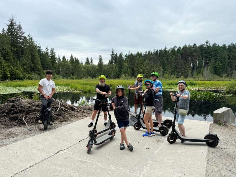 Stanley Park EUC & E-scooters loop tour - Your ride setup in real life: InMotion EUC and e-scooters