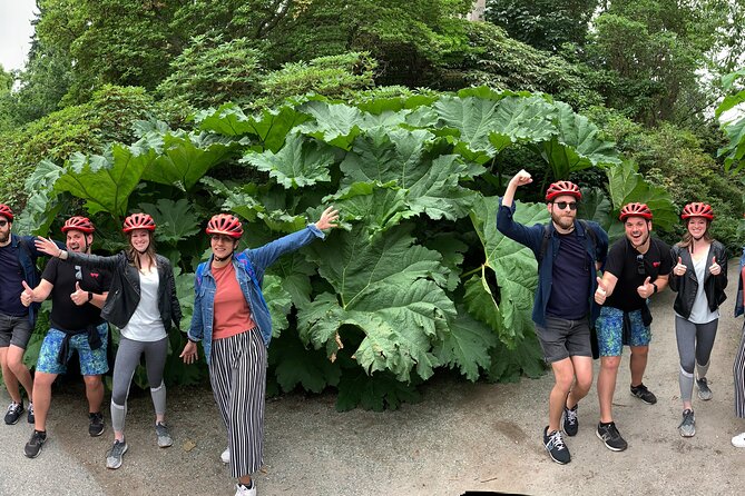 Stanley Park & Vancouver City Highlights 4 Hour Bike Tour 2 in 1 - Totem Poles and English Bay seawall: meaning plus beach-time views
