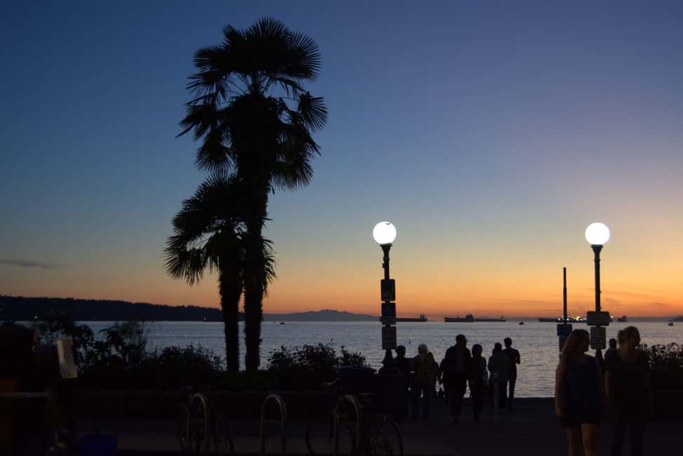 Sunset Bus Tour: Stanley Park & English Bay Photostops - Prospect Point at sunset: Lions Gate Bridge photos you can actually nail