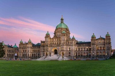 Tour of Butchart Gardens and Victoria from Vancouver - The Tsawwassen Ferry Crossing: 90 minutes with a top-deck view