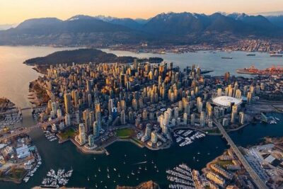 Vancouver 1-Day Tour (Granville Island/Stanley Park) (Chn&Eng) - Canada Place: where ships, sails, and optional FlyOver connect