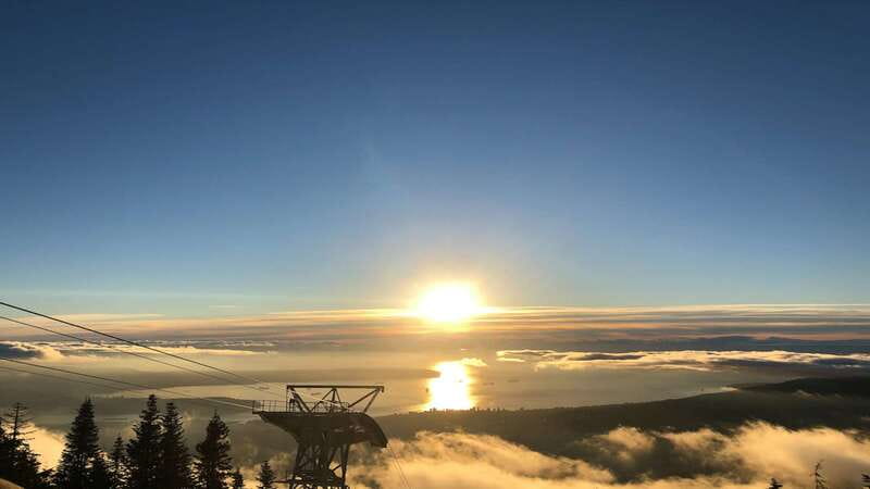 Vancouver: Attractions by Twilight Guided Tour with Dinner - Hotel Pickup and the Small-Group Advantage (Six or Fewer)