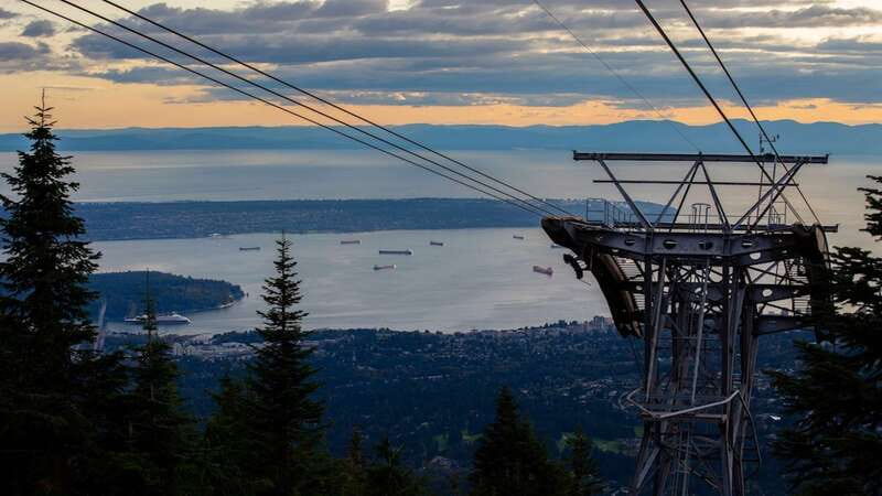 Vancouver: Attractions by Twilight Guided Tour with Dinner - Capilano Suspension Bridge and Cliffwalk: Heights, Sway, and Photo Time
