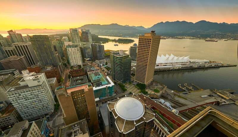 Vancouver: Attractions by Twilight Guided Tour with Dinner - Skyride Gondola Up Grouse Mountain: A Comfortable Way to Reach the Views