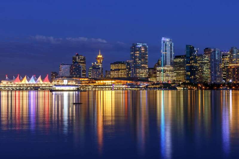 Vancouver: Attractions by Twilight Guided Tour with Dinner - Crowd Control and Guide Style: Where the Tour Feels Personal
