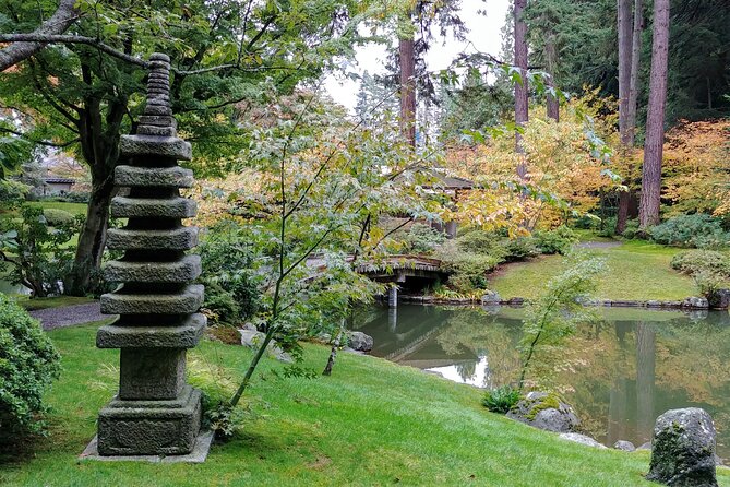 Vancouver Botanical Gardens & Museum Private Explorer - Queen Elizabeth Park: Dancing Waters fountain and a photo sculpture stop