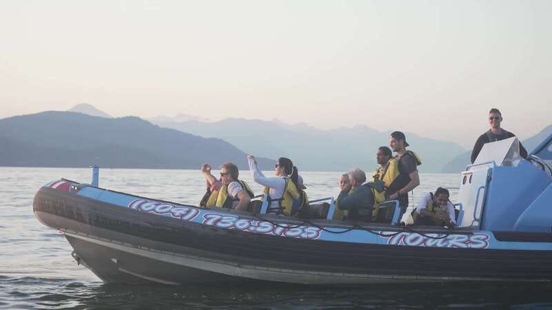 Vancouver: Bowen Island Boat Cruise with Dinner - Granville Island Departure: Skyline Views and Live Commentary
