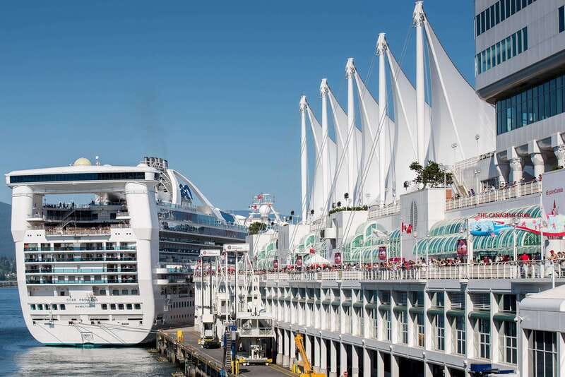 Vancouver: City + Lookout Tour & Option to Add YVR Drop-Off - Stanley Park’s 1,000-Acre Break from the City