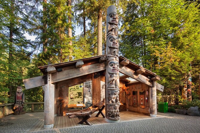 Vancouver City Sightseeing Tour: Capilano Suspension Bridge & Vancouver Lookout - Stanley Park in a 30-minute slice: Prospect Point and totem poles