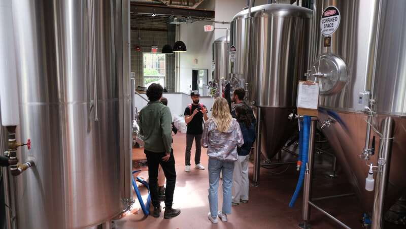 Vancouver: Craft Beer Tasting and Neighborhood Culture Crawl - The Mount Pleasant stroll: quick sightseeing, murals, and local hangouts