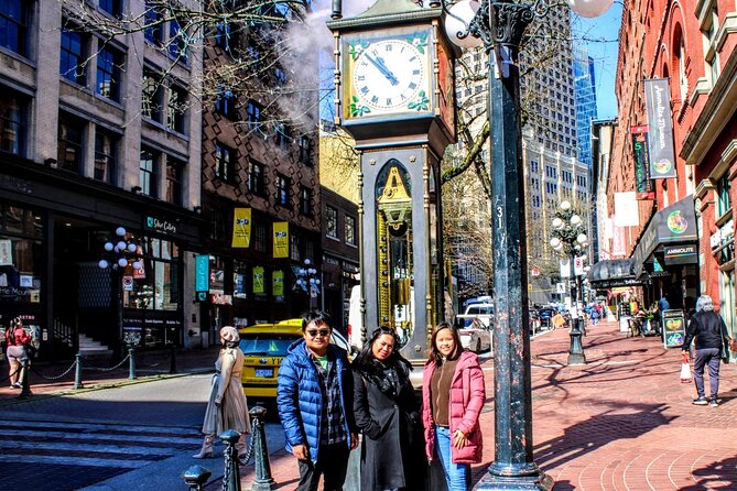 Vancouver Cruise Transfers/ Pre & Post Cruise City Sightseeing Tour Private - Robson Street and Chinatown: Quick Neighborhood Flavor Without the Detour