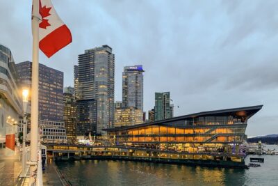 Vancouver Evening Tour: Stanley Park & English Bay Photostops - Timing and where you start (Canada Place)