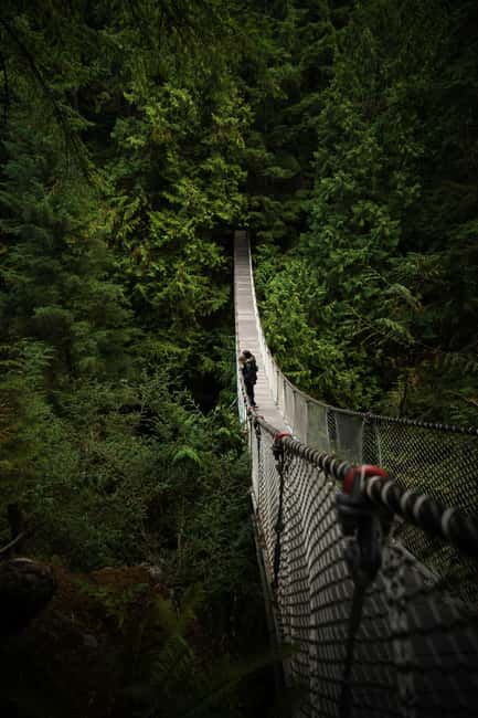 Vancouver: Guided Hiking Highlights at Grouse & Lynn Canyon - Meeting at Canada Place and the quick “Vancouver hits” start