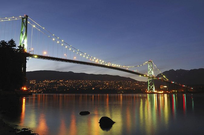 Vancouver Holiday Festive Dinner Cruises - Should you book the Vancouver Holiday Festive Dinner Cruise?