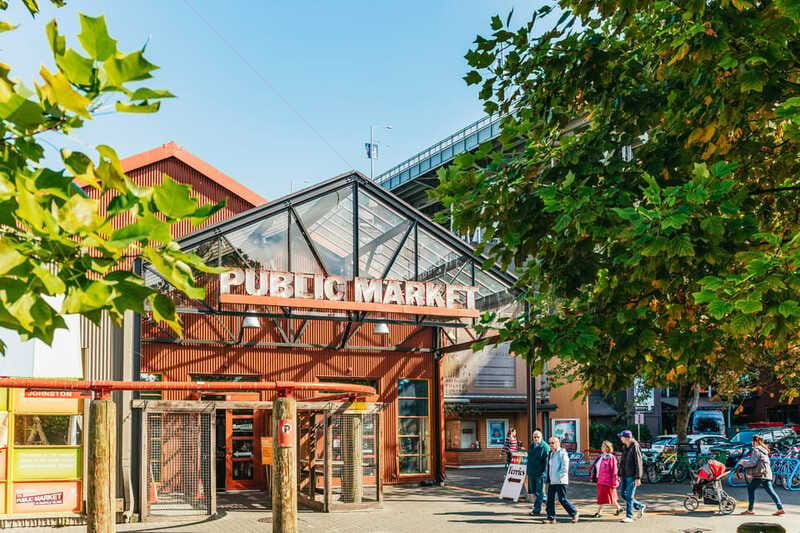 Vancouver: Hop-on Hop-off Sightseeing Tour with 10 Stops - Who this tour fits best