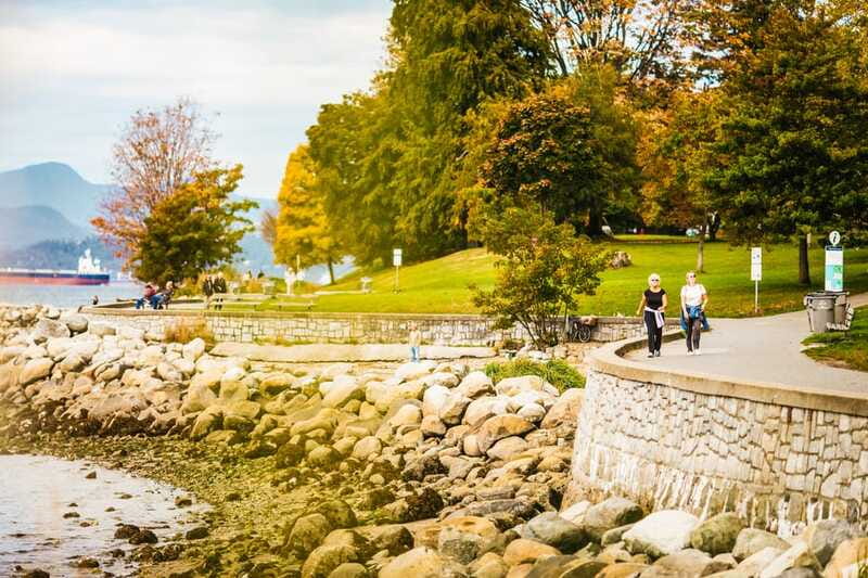 Vancouver: Hop-on Hop-off Sightseeing Tour with 10 Stops - Stop-by-stop: what you should expect at each area