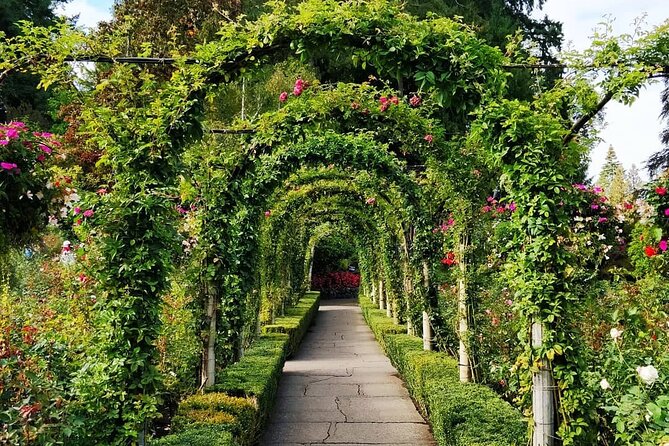 Vancouver Island, Butchart, Malahat 2-Day Tour in Chinese/English - The Victoria hotel night: what’s included and what to check