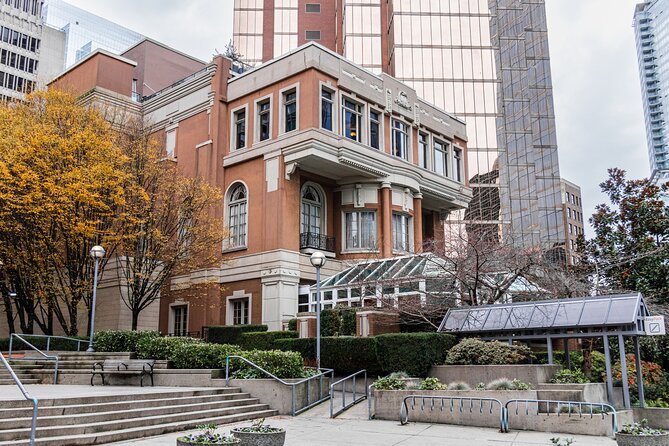 Vancouver Old Town Treasure Hunt: Self-Guided Walking Game - Sam Kee and the architecture tied to community memory