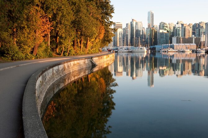 Vancouver: Private & Custom Half-Day Tour with a Local - Shopping and sea-air in the trendy stretch near Sunset Beach Park