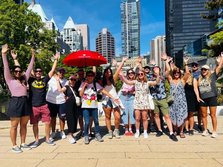 Vancouver: Private Walking Tour of City Highlights | 3-Hour - The Gastown Steam Clock and the New Westminster Chimes Moment