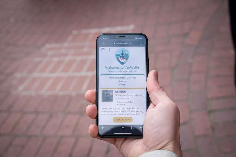 Vancouver: Self-Guided Smartphone Walking Tour of Gastown - Why a Gastown walk beats sightseeing from a bus