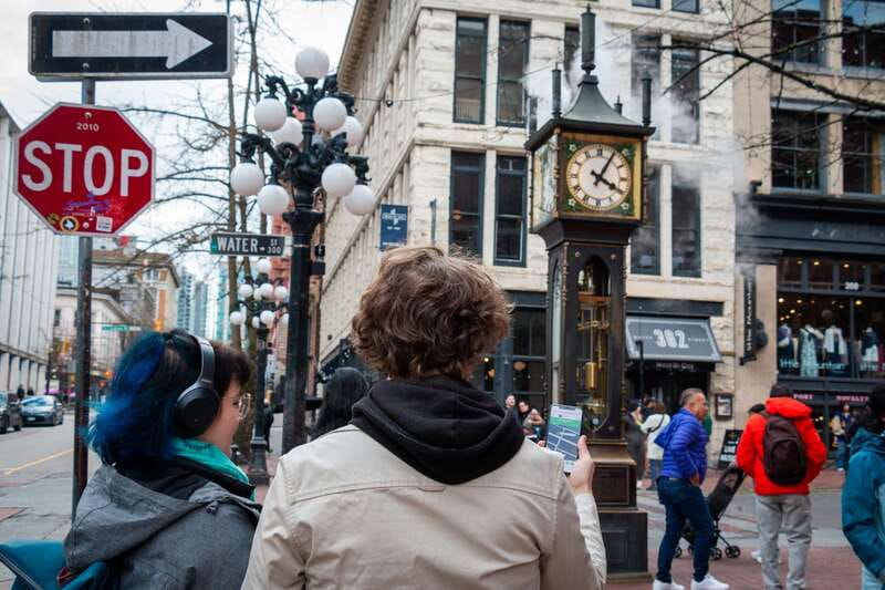 Vancouver: Self-Guided Smartphone Walking Tour of Gastown - What to bring: the “don’t ruin your day” checklist