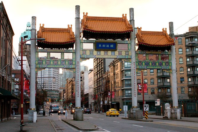 Vancouver Sightseeing and Suspension Bridge Small Group Tour - Chinatown and Gastown: Quick Stops That Give You Atmosphere (Not Exhaustion)