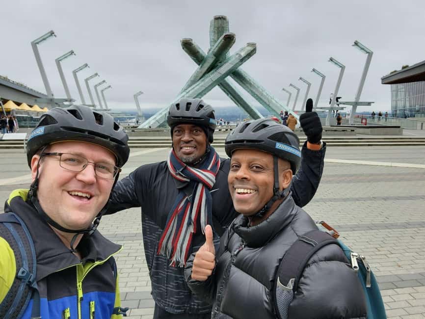 Vancouver: Stanley Park Bike Tour | E-Bike Upgrade Avail. - Lost Lagoon and the Rose Garden: when the park slows down